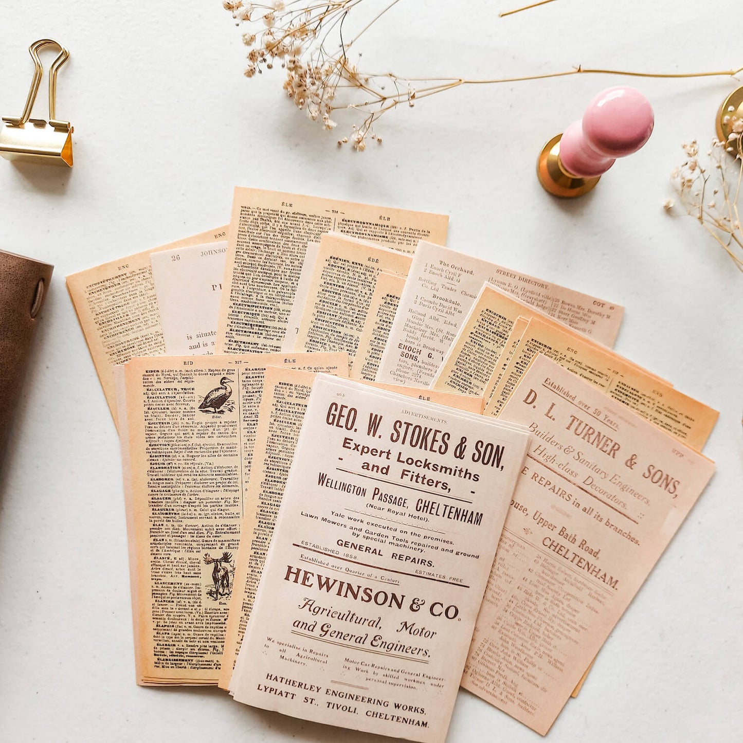 Vintage style paper set - Nostalgic book pages